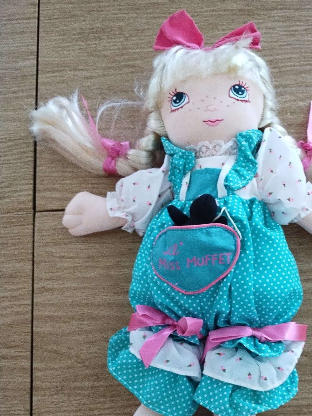 Lil Miss Muffet and Spider
